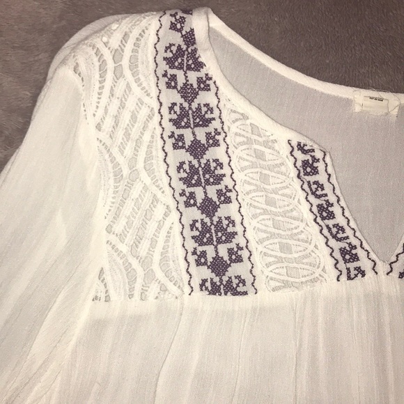 White dress w/ purple design - Picture 2 of 2